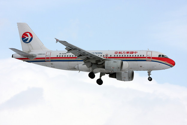 A319 B-2216 China Eastern Airlines CTS 2010