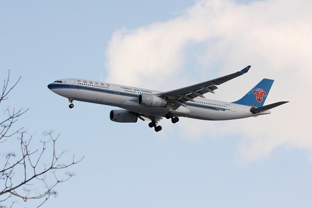 Photos: A330-300 B-6502 China Southern approach