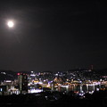Photos: 月と街灯り