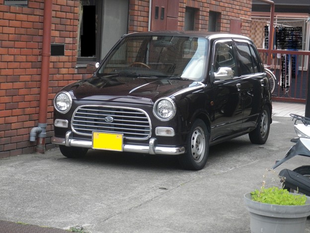 Daihatsu Mira Gino (K-car)