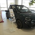 Fiat 500e Open on power charging