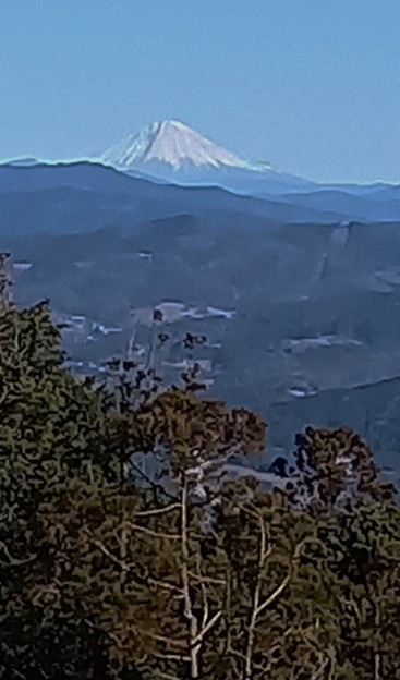 富幕山展望デッキから今朝の富士山スマホより
