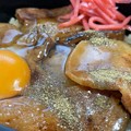 旭川笹豚 炭火焼ぶた丼 P3
