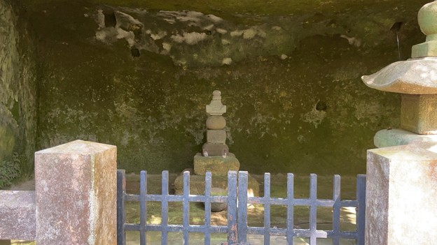 東慶寺（鎌倉市）用堂女王墓