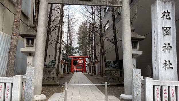 Photos: 花園神社（新宿5丁目）南参道