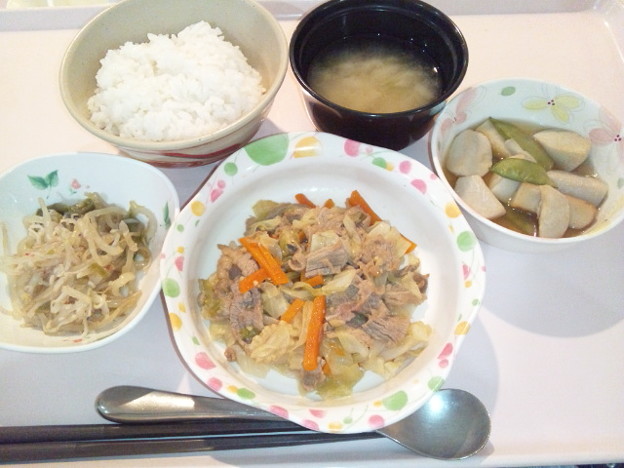 Photos: １０月１７日夕食(牛肉とキャベツの炒め物) #病院食
