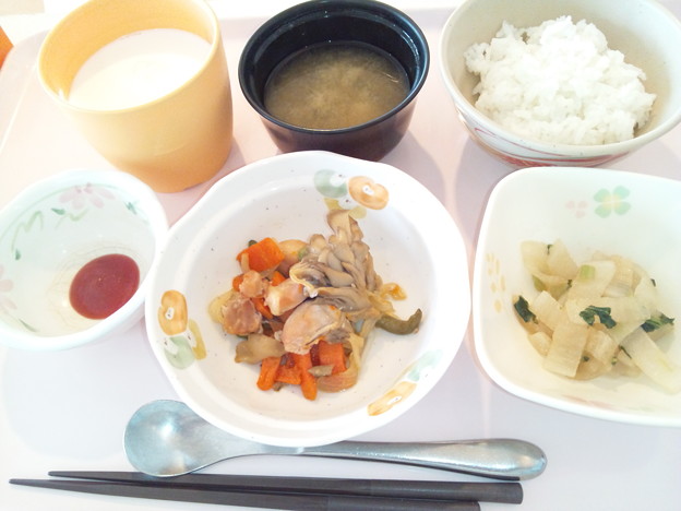 ５月２５日朝食(鶏肉と野菜の炒め煮) #病院食