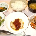 Photos: １１月３日夕食(チキンステーキ(オニオンソース)) #病院食