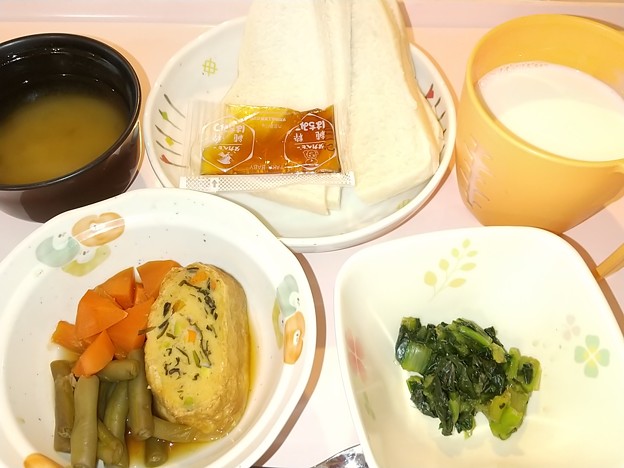 １１月２１日朝食(三色信田の煮物) #病院食