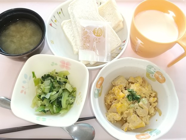 ２月１８日朝食(高野豆腐の玉子とじ) #病院食
