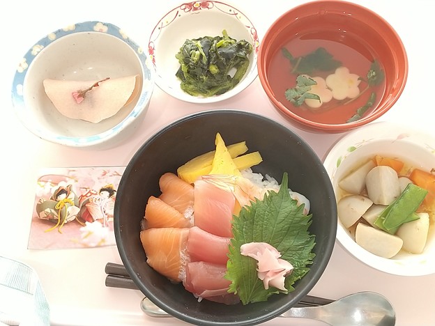 ３月３日昼食(海鮮丼・ひなまつりイベント食) #病院食