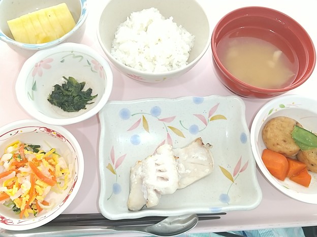 ３月１５日昼食(白身魚の塩麹焼き) #病院食