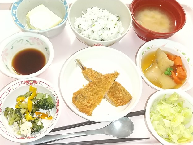 ３月１８日昼食(アジフライ・菜飯) #病院食