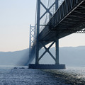 Photos: 明石海峡大橋が落ちる