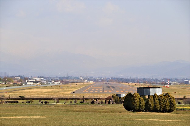 写真: 日本一標高の高い「信州まつもと空港」