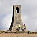 写真: 美ヶ原高原のシンボル「美しの塔」