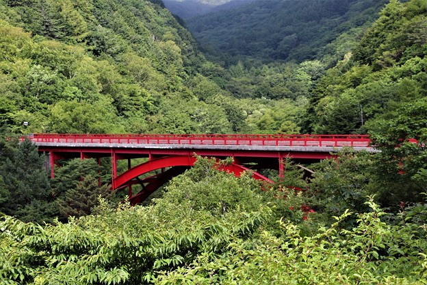 赤いアーチ橋、東沢大橋