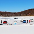 写真: 凍結氷上ドライブ