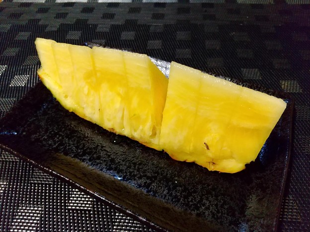 写真: 台湾産パイナップル