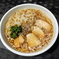 写真: 牛骨ラーメン・ニラ&鶏叉焼