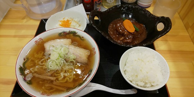 写真: 会津若松市のらぁ麺まえ田さんにてハンバーグセットをいただく 美味しゅうございました