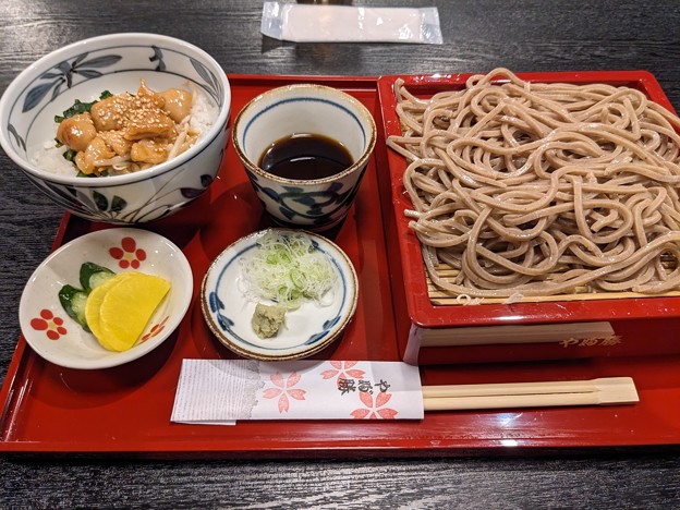 ミニ白コロ丼+せいろそばセット(太麺)