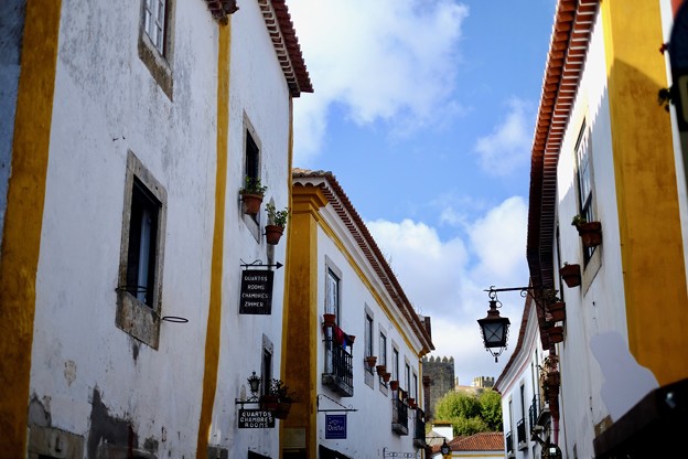 写真: 城壁に囲まれた小さな村-Obidos, Portugal