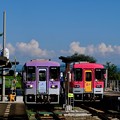 写真: 列車交換-兵庫県加西市：北条鉄道　法華口駅