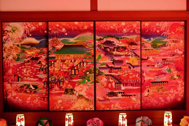 写真: 現代的な襖絵-京都市山科区：随心院