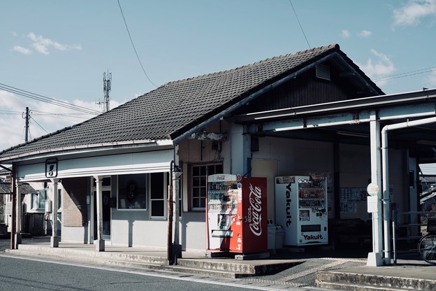 写真: 駅舎の再利用-福岡県香春町：平成筑豊鉄道勾金駅