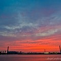 写真: 荒川河口橋と夕焼け雲