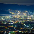 写真: 甲府盆地の夜景