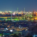 写真: 横浜港・京浜工業地帯の夜景