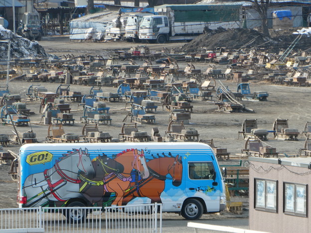 写真: ばんえい競馬　バス