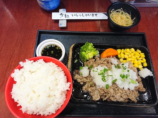 写真: 青島牛のおろし焼き肉