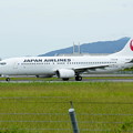 Photos: 大空へ　JAL Boeing  737-800