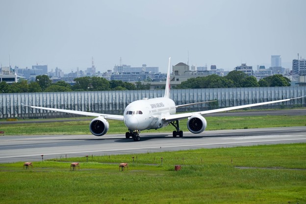 タキシング　日本航空　Boeing 787-8 Dreamliner