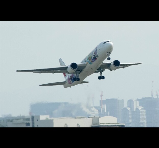 日本航空 リームエクスプレス ディズニー100 特別塗装機 機体記号 JA615J Boeing 767-300
