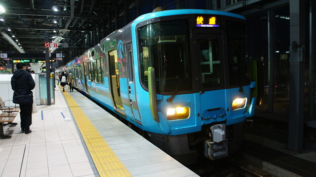 IRいしかわ鉄道 521系 IR01
