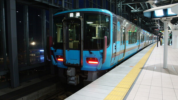 IRいしかわ鉄道 521系 IR02