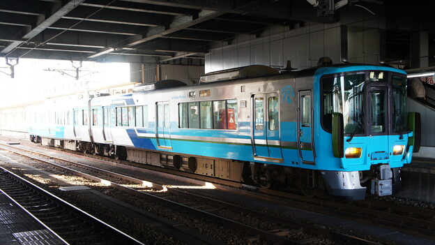 IRいしかわ鉄道 521系 IR01