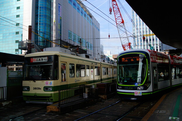 写真: 広島電鉄 3809と1013