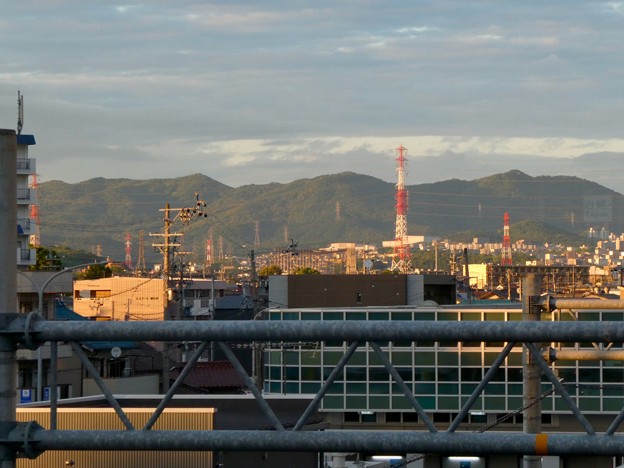 Photos: JR春日井駅自由通路から見た春日井三山 - 2