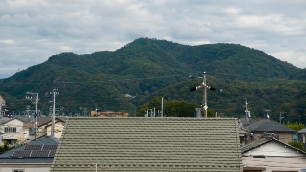 写真: 鵜沼駅から撮影した継鹿尾山 - 3