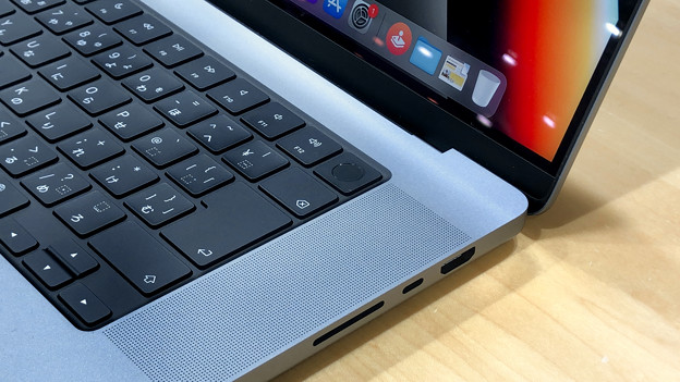 新型M1 Macbook Pro - 6：Touch IDとSDカードリーダー