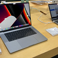 写真: 新型M1 Macbook Pro - 1：16インチ