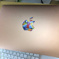 写真: Apple Gift Card バリアブル - 6：Macbook Airに付属シールを装着