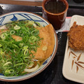 写真: 丸亀製麺：きつねうどんとメンチカツとイカ天 - 3