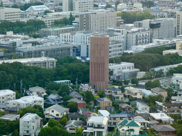 写真: 東山スカイタワーから見た「名古屋高速道路公社 東山換気所」- 1