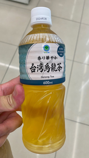 ファミマ限定の台湾烏龍茶
